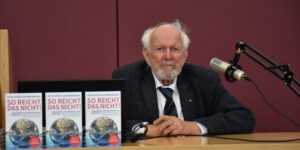 Franz Alt bei einer Lesung seines Buchs