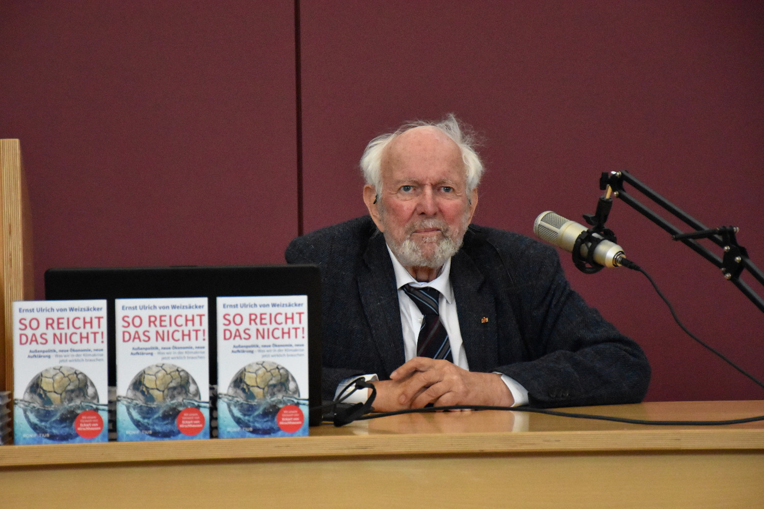 Franz Alt bei einer Lesung seines Buchs